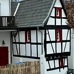 Historisches Fachwerkhaus Am Rheinsteig -